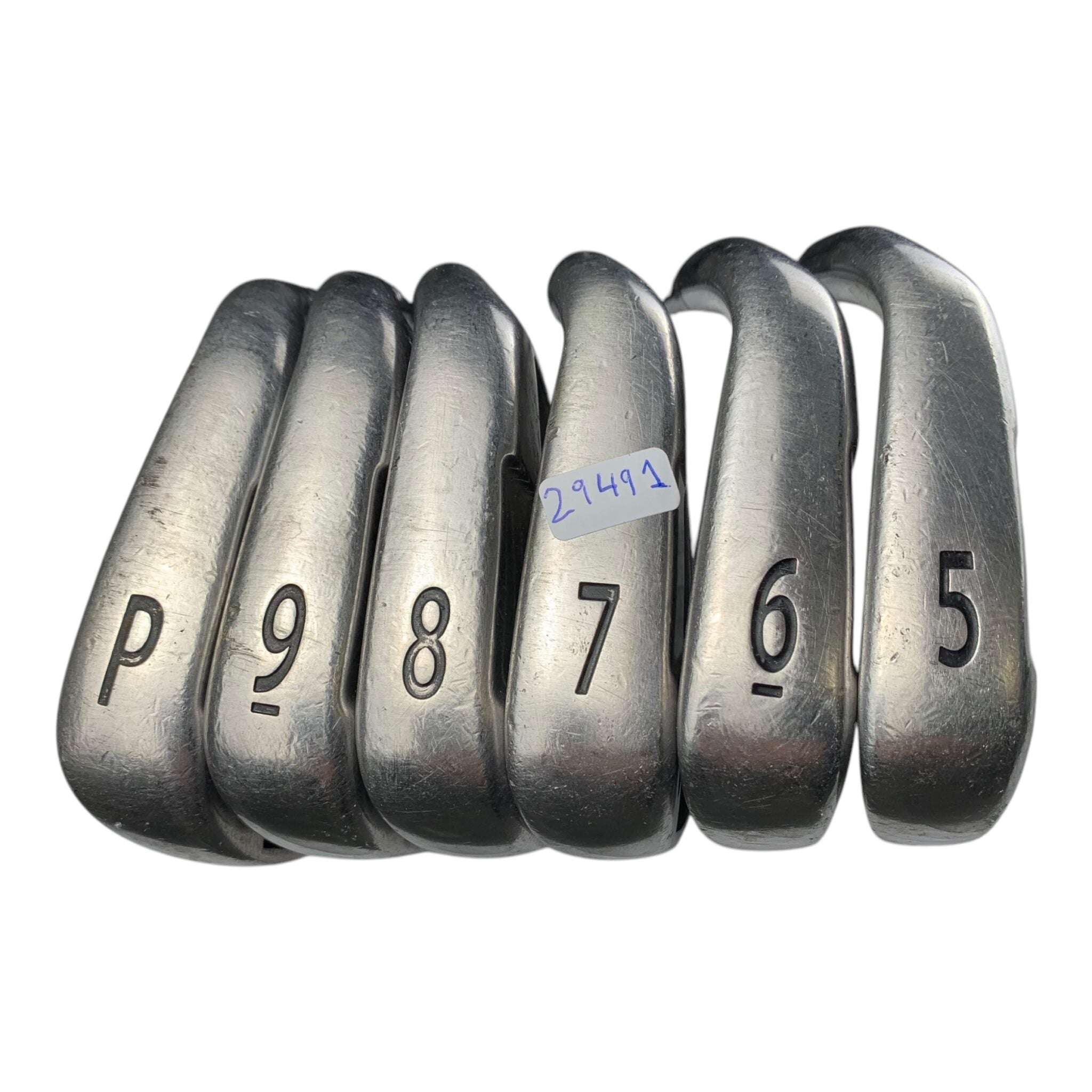 Titleist AP1 710 Eisensatz / Flex Regular / 5-PW / Graphit